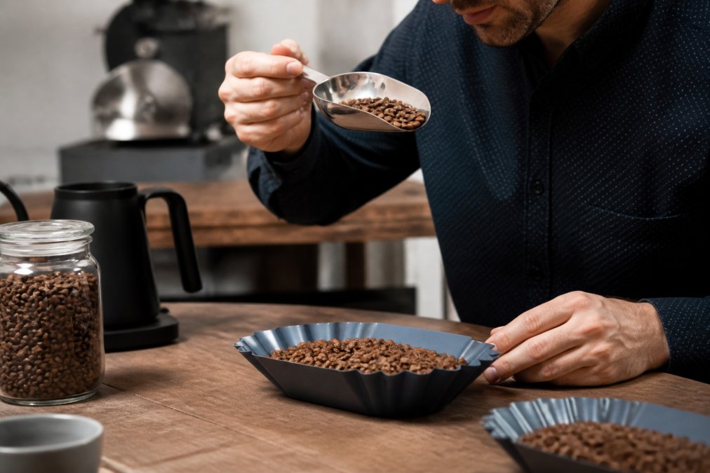How to Tell If Coffee Is Fresh Roasted: 2026 Guide